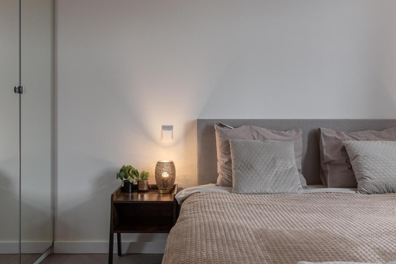 Kipsala Apartments With Free Parking Riga Esterno foto